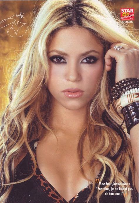 Welcome to shakira's official youtube channel. Shakira in 2020 | Shakira, Singer, Genres