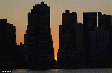 Manhattanhenge Part Two Sees Sun Set On New York Solstice For Another