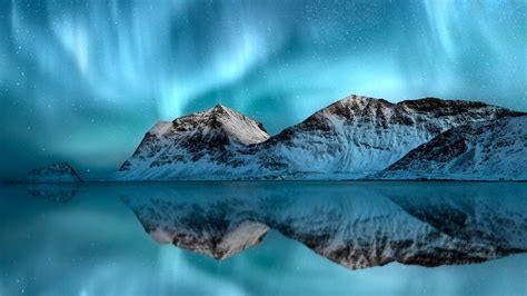 The Aurora Borealis Over Lofoten Norway Bing Gallery