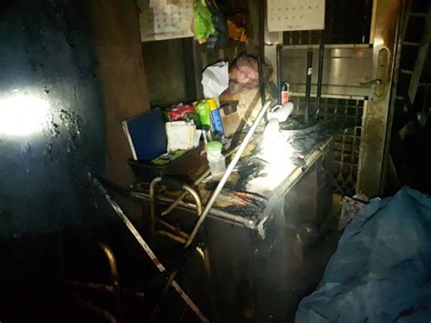 葛瑪蘭汽車客運是經由板橋、台北、經雪山隧道至礁溪、宜蘭、羅東之合法國道客運公司。 請選擇服務據點 花蓮站 羅東轉運站 宜蘭轉運站 礁溪轉運站 科技大樓站 台北轉運站 萬華車站 板橋客運站. 生火取暖不慎？三重鐵皮屋火警 驚見老翁燒成焦屍 - 社會 - 自由時報電子報