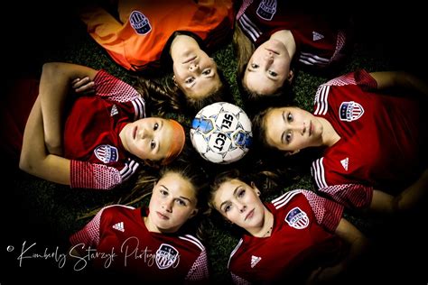 soccer pose ideas soccer poses photography sister photos