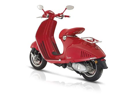 Check mileage, color, specifications & features. Vespa 946 125 i.e. 3V RED - Alle technischen Daten zum ...
