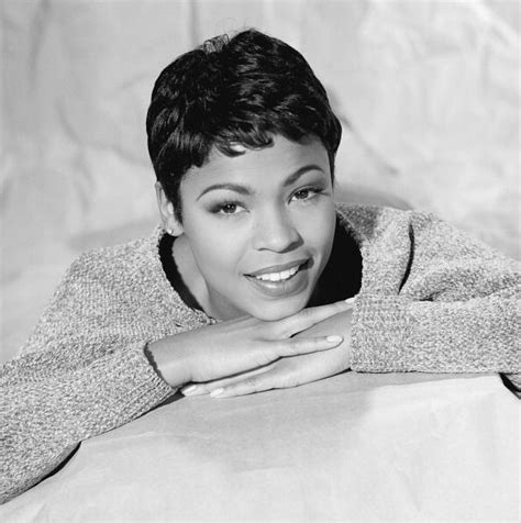 Long hairstyles pictures, nia long middle hairstyles. Pin by 𝐀. on 90s | Nia long, Nia long short hair, Sweet ...