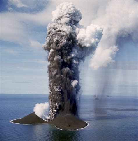 Volcano Show And Geological Exhibition Guide To Iceland