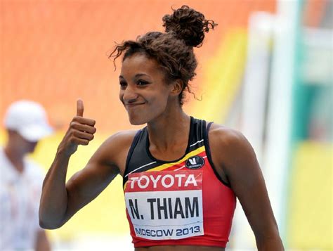 May 25, 2021 · de olympisch kampioene zevenkamp liep 13.68 op de 100 meter horden, 34 honderdsten boven haar persoonlijk record. Pin op SPORTICONEN (vrouwen)