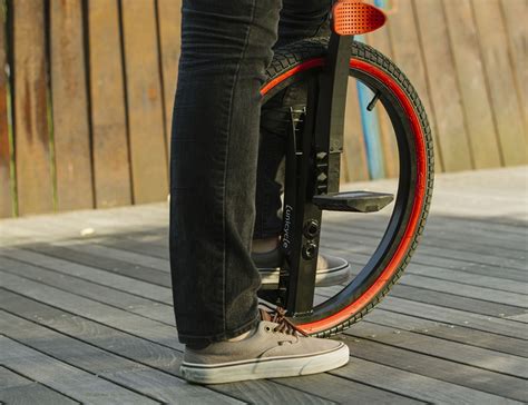 Lunicycle The Pedal Powered Unicycle Gadget Flow