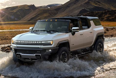 New Electric Gmc Hummer Unveiled Ahead Of 2024 Launch Automotive Daily