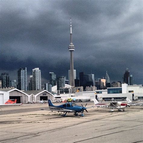 Billy Bishop Toronto City Airport Ytz 2 Eireann Quay Toronto On