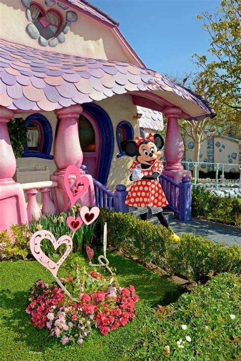 Minnies House Disneyland Toontown By Thomas Woolworth