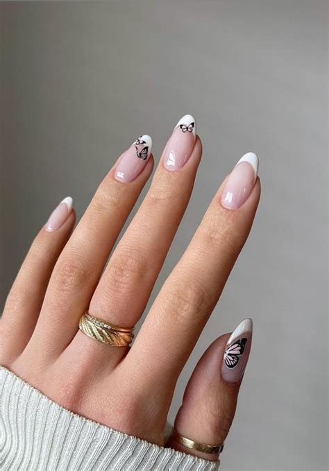 Amazing Almond Nail Design In May