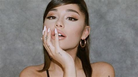 How Ariana Grande Takes Care Of Her Flawless Skin The Blast
