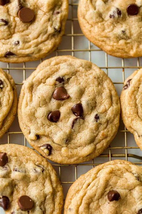 Please only pin 10 things at a time, just let a few people pin before you pin again. Everyone's favorite Chocolate Chip Cookies - soft, moist ...