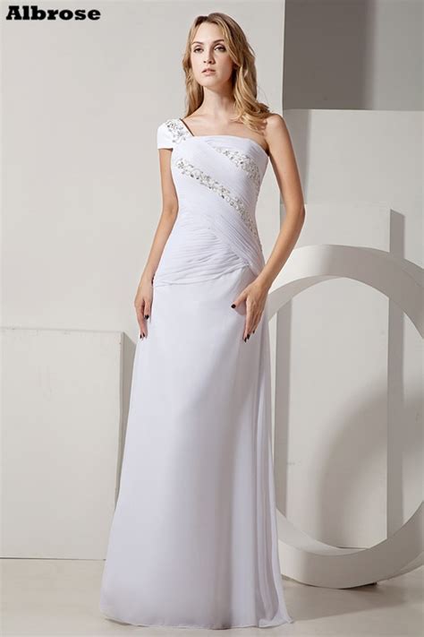 Simple Long White Beach Wedding Dress 21 Unique And Different Wedding