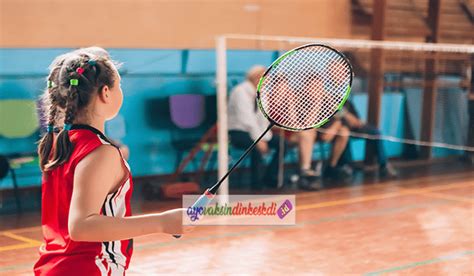 Teknik Dasar Bulu Tangkis Badminton Dan Penjelasannya