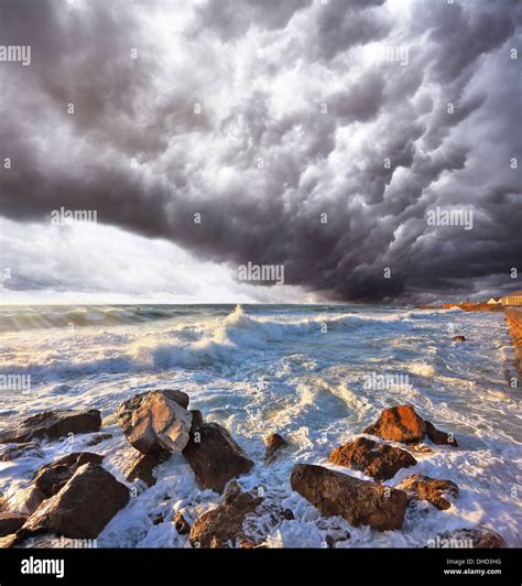 Lightning Storm Ocean Hi Res Stock Photography And Images Alamy