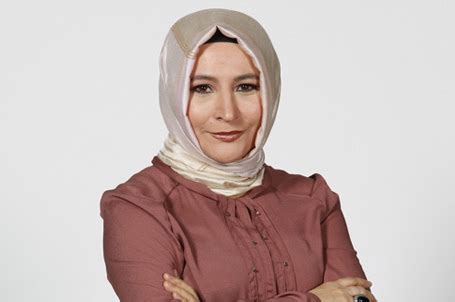 Gezi parkı eylemleri sırasında i̇stanbul kabataş sahili'nde bir grup erkek tarafından darp edilip, sözlü ve fiziksel tacize maruz kaldığını söyleyen zehra develioğlu ile röportaj yapan elif çakır. Kabataş yalancısı Elif Çakır, Özgecan hakkında konuşabilir ...