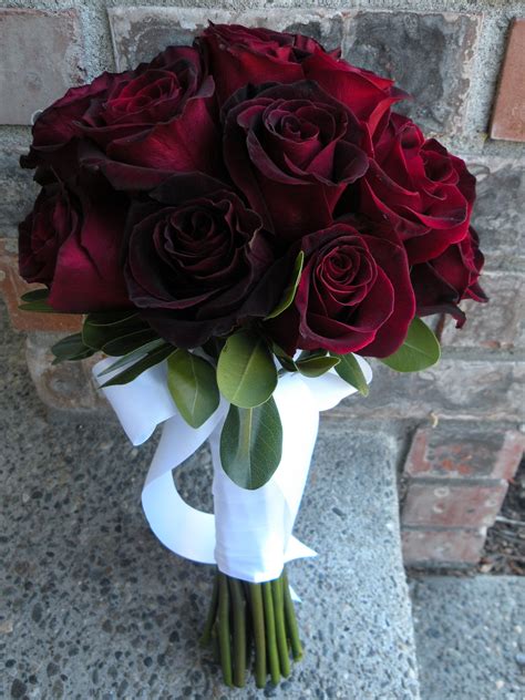 Love The Color Of The Roses Red Rose Bouquet Wedding White Rose