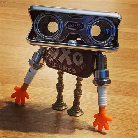 A Robot Made From Junk Pics