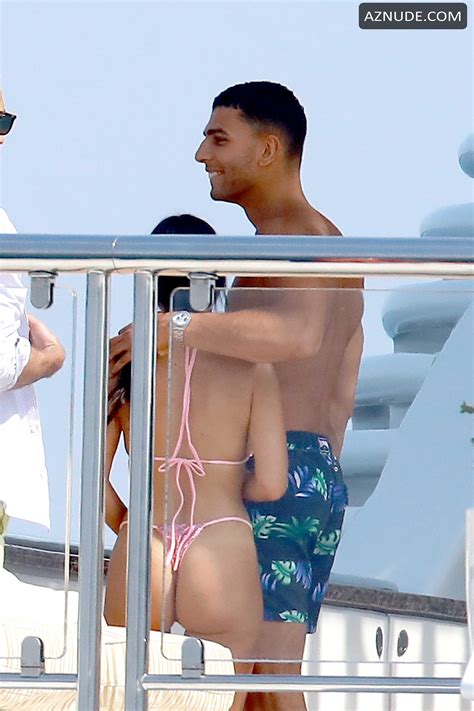 Kendall Jenner And Kourtney Kardashian Sexy On A Yacht In Antibes