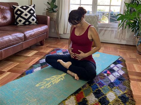 Rutina De Ejercicios De Yoga Para El Embarazo Sonríe Mamá