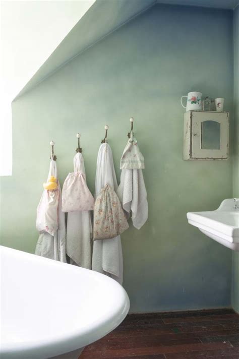 Vinatge Pastel Home 11 Green Bathroom Pandas House