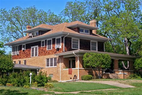 38 American Foursquare Home Photos PLUS Architectural Details