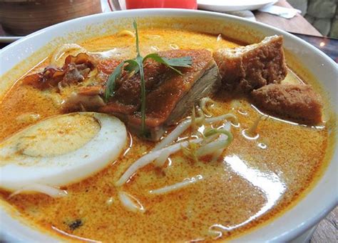 Sop berisi tulang sumsum di kembang lawang, via instagram koko_doyanmakan. 7 Makanan Berkuah, Penghangat Hari-Harimu di Musim Hujan