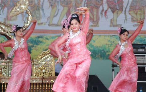 Thingyan Water Festival Kicks Off In Myanmar 3 Peoples Daily Online