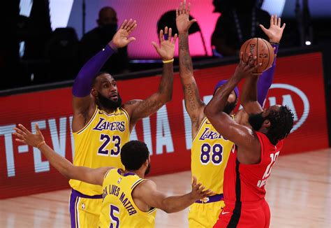 Superstar lebron james ist das mit seiner. „Small-Ball"-Lakers schnappen sich Spiel 4 - BASKET
