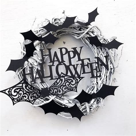 DIY Black and White Halloween Wreath - 100 Directions