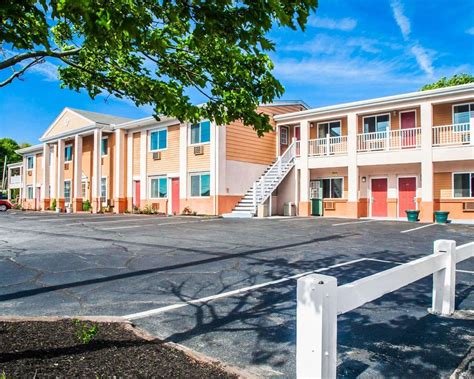Rodeway Inn And Suites Middletown Ri See Discounts