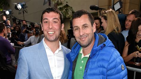 If you're ever in need of a caddie again let me know. Adam Sandler invitó a su doble a la premiere de su nueva ...