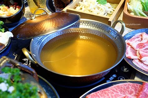 ►【吃到飽火鍋】 ►【我愛麻辣鍋】 ►【超猛海鮮肉品鍋】 ►【平價涮涮鍋】 ►【各式特色鍋物】 【特色鍋物】也包含重慶麻辣烤魚、薑母鴨、港式火鍋、韓國火鍋、泰式火烤兩吃、 羊肉爐…等唷. 月暮藏涮涮鍋。新開幕!史上最浮誇個人涮涮鍋，日本和牛、活體海鮮，個人套餐499元起，藏身超美玻璃屋 ...