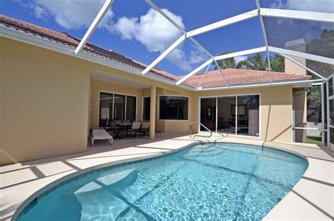 1 block to Siesta Key Beach w/ swimming pool Has Wi-Fi and ...