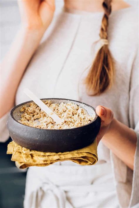 That being said, this homemade face mask is especially good for sensitive skin and dry skin because of the calming effects of the oatmeal and the gentle action of the kaolin clay. 7 DIY Oatmeal Face Masks for Every Skin Type in 2020 (With ...