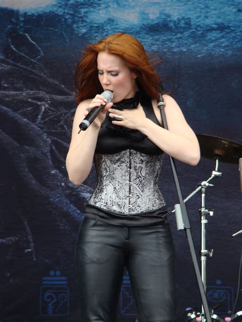 HOLLYWOOD ALL STARS: Dutch Singer Simone Simons Bio and Pictures