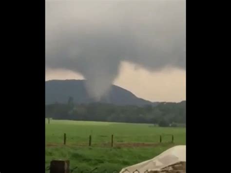 Ele completou 18 anos há um mês e um dia. VÍDEO: moradores registram tornado em Santa Catarina; confira imagens