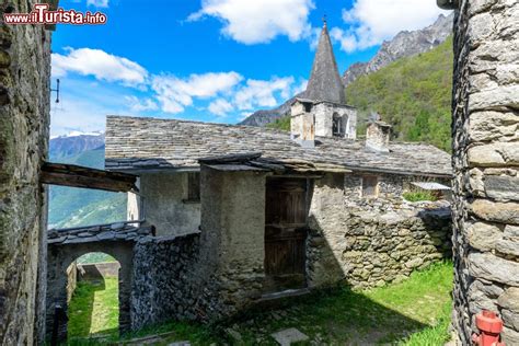 Da chiavenna alle cascate dell'acquafraggia. Il borgo abbandonato di Savogno nel comune di ... | Foto Piuro