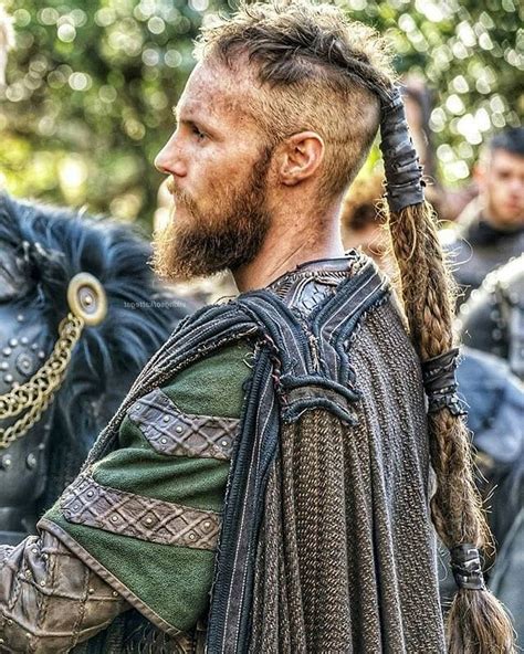 Viking hairstyle is a combination of long and short hair style. 53 Viking Hairstyles for Men You Need To See! | Outsons