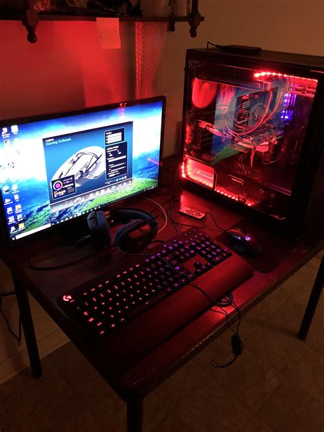 Jun 13, 2020 · purple. Red/Purple color combo | Computer gaming room, Laptop ...