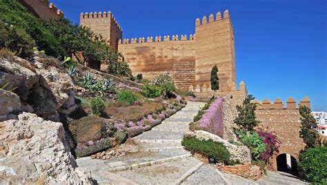 ★síguenos★y conoce los mejores rincones de almería donde vivir y saborear experiencias únicas. Almería y su hermosa bahía - DayTours Almeria