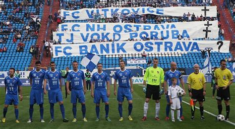 Kotleba banik ostrava hooligans proti imigrantom antifa bratislava. Baník přežil klinickou smrt, prodej stadionu městu prošel ...