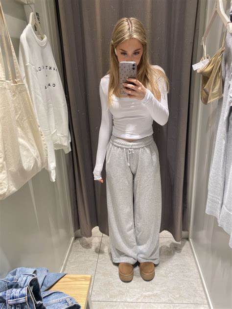 Emily Emilygroombridge Instagram Photos And Videos Outfit