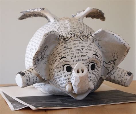 One easy way to start is by using balloons. Le papier mâché et ses utilisations