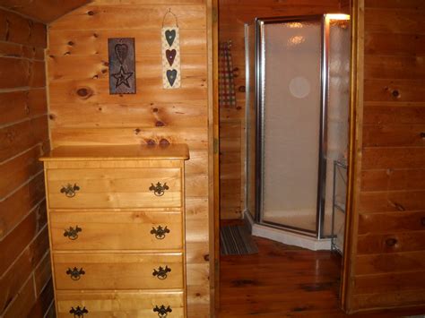 The cabins are fully furnished including a queen size bed, tv/dvd. DeerWatch Cabins - Hocking Hills Cottages and Cabins