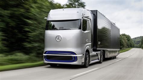 Mercedes benz mercedes truck trucks germany commercial vehicle truck deutsch. Mercedes-Benz previews fuel-cell semi with GenH2 Truck concept