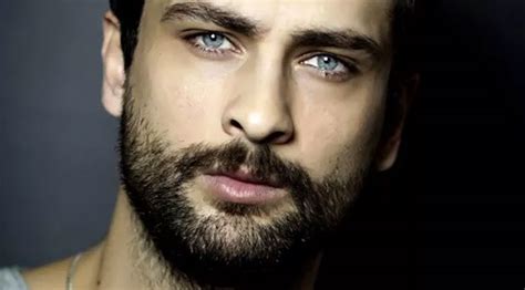 Onur tuna kimdir sorusunun yanıtları ünlü oyuncunun fanları tarafından merak ediliyor. Onur Tuna kimdir? - Son Dakika Haberler