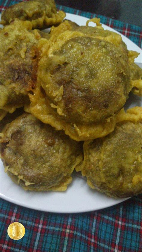 Tumbuk dan tampi untuk asingkan kulit kacang hijau. PATYSKITCHEN: GENDANG KASTURI/ KUIH KACANG HIJAU