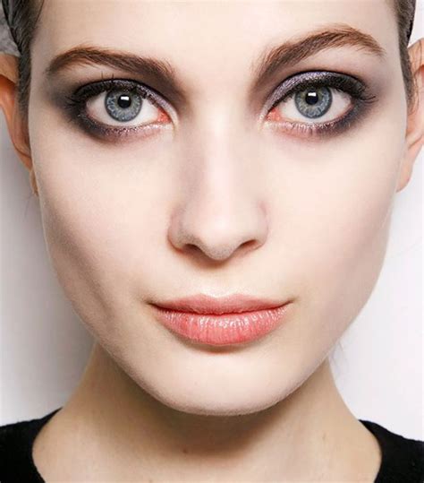 How To Apply Eyeliner For Big Round Eyes