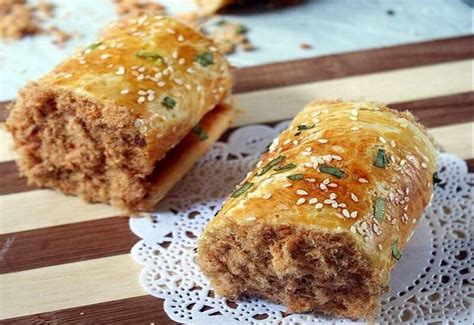 Bentuk yang digulung memberikan sensasi tampilan yang cantik. 8 Kreasi Resep Bolu Gulung Anti Gagal - TheMoonDoggies